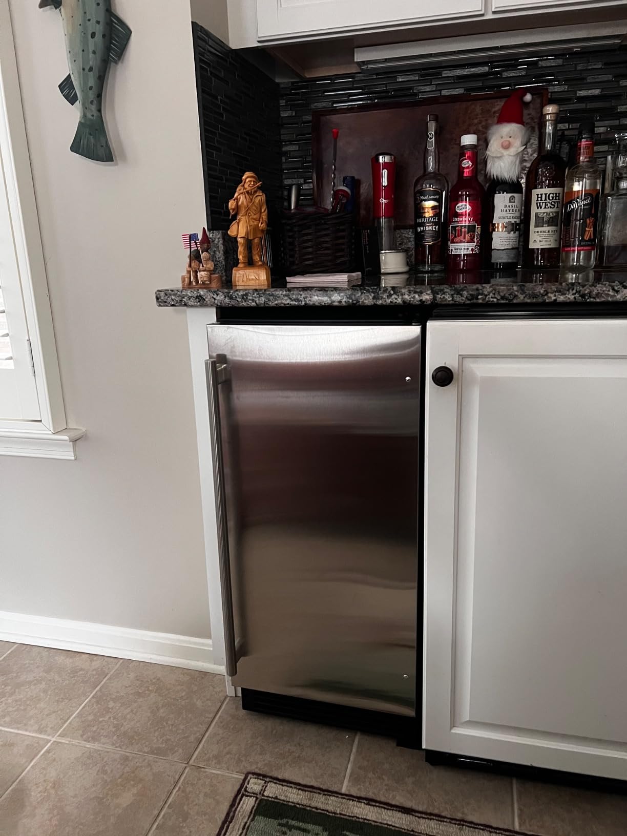 Does not require a drain.